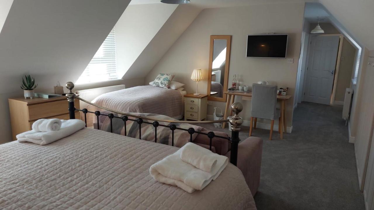 Westwood Lodge B & B Бостон Экстерьер фото