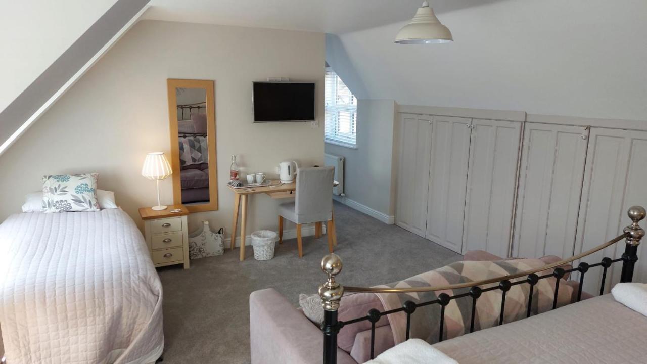 Westwood Lodge B & B Бостон Экстерьер фото