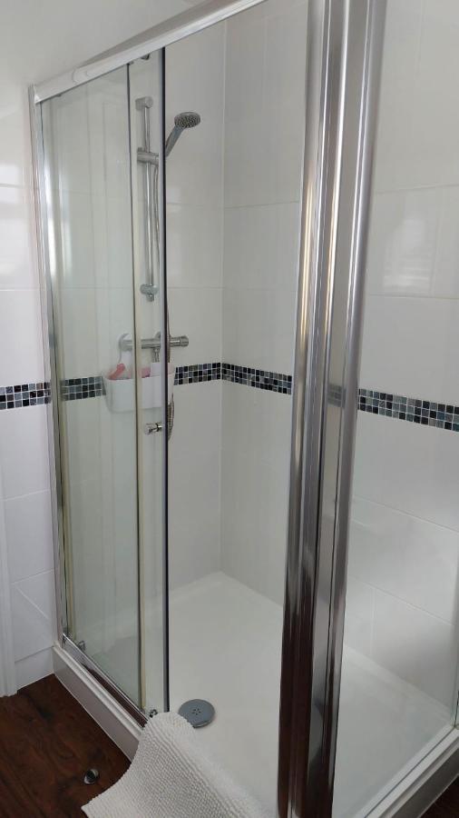 Westwood Lodge B & B Бостон Экстерьер фото